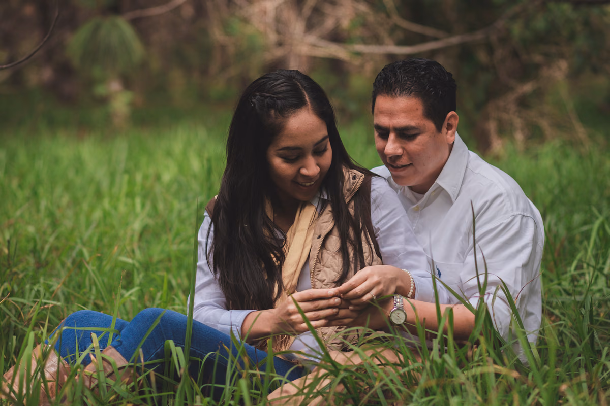 Sesión preboda de Miriam & Cesar en Bosque de la Primavera, Estadio Omnilife