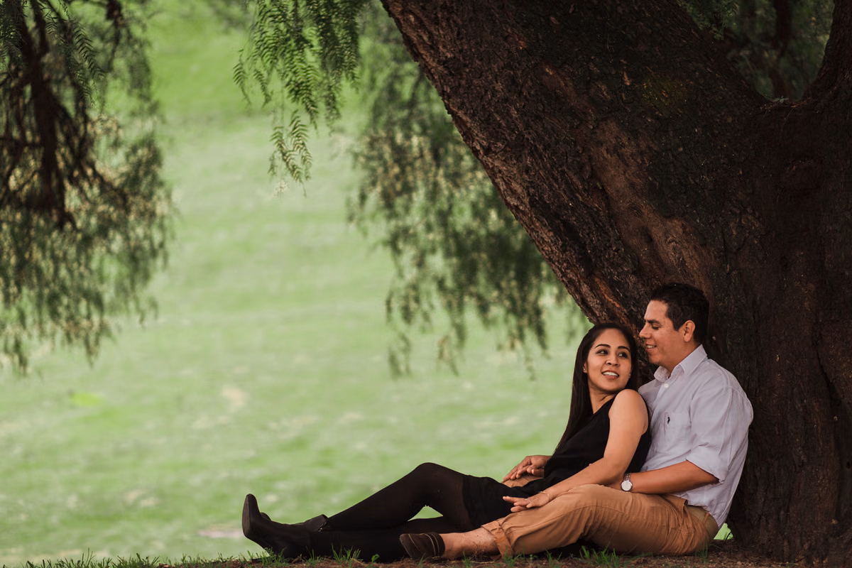 Sesión preboda de Miriam & Cesar en Bosque de la Primavera, Estadio Omnilife