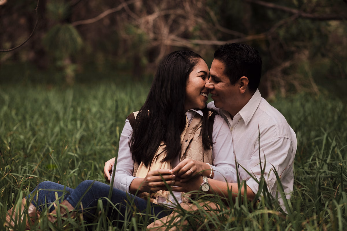 Sesión preboda de Miriam & Cesar en Bosque de la Primavera, Estadio Omnilife