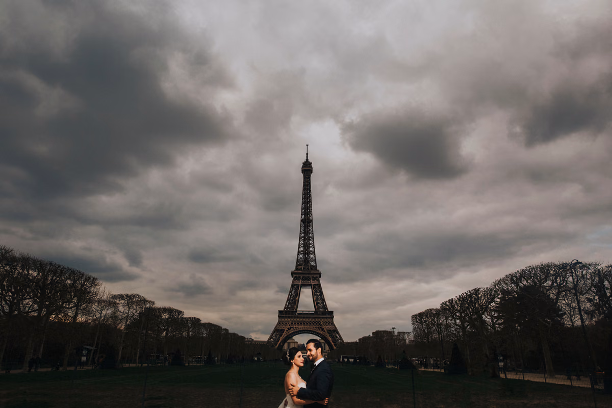Sesión de trash the dress de Adry & Robert en París, Francia