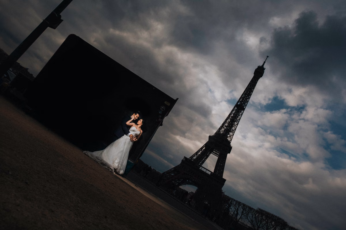 Sesión de trash the dress de Adry & Robert en París, Francia