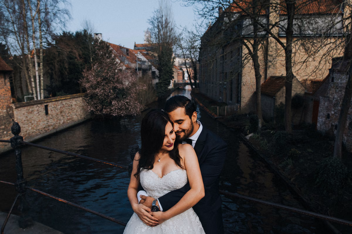 Sesión de trash the dress de Adry & Robert en Brujas, Bélgica