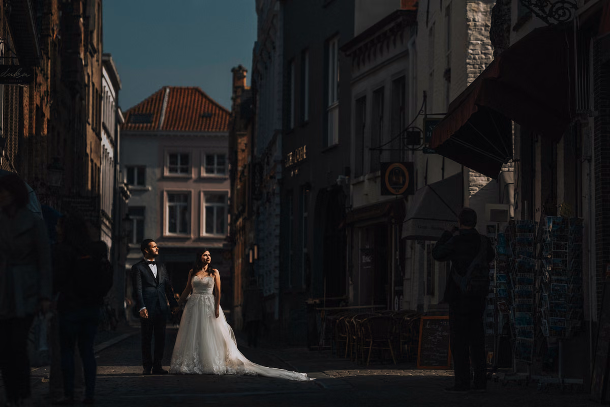 Sesión de trash the dress de Adry & Robert en Brujas, Bélgica
