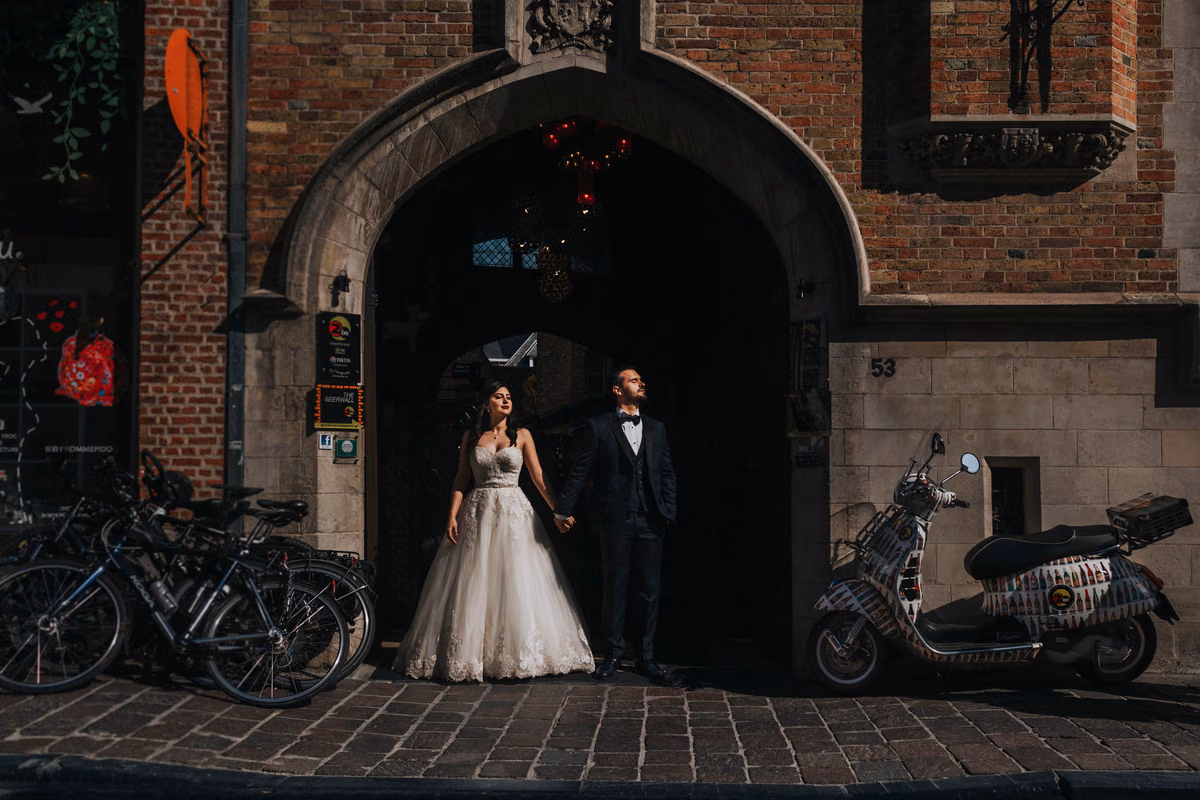 Sesión de trash the dress de Adry & Robert en Brujas, Bélgica