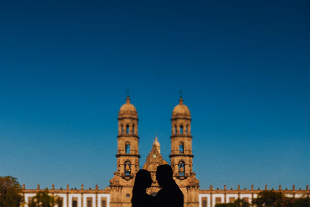 Sesión preboda de Eunice & Sebastian en Centro de Zapopan, Jalisco, Mexico