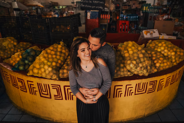Sesión preboda de Pao & Jordan en Cinepolis, Mercado Juarez, Mercado Mexico, Plaza Midtown, Guadalajara, Jalisco