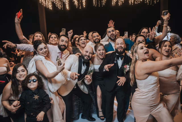 Boda de Eric & Jimmy en Club Regina, Puerto Vallarta, Jalisco