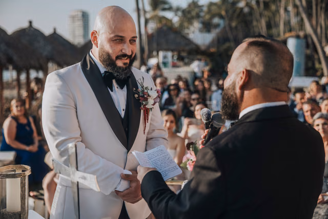Boda de Eric & Jimmy en Club Regina, Puerto Vallarta, Jalisco