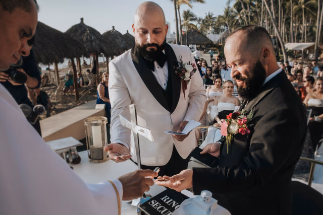 Boda de Eric & Jimmy en Club Regina, Puerto Vallarta, Jalisco