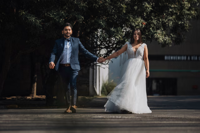Sesión de trash the dress de Gaby & Zarate en Col. Chapultepec, Guadalajara, Jal
