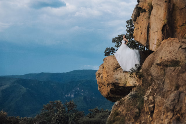 Sesión de trash the dress de Tania & Eduardo en Huaxtla
