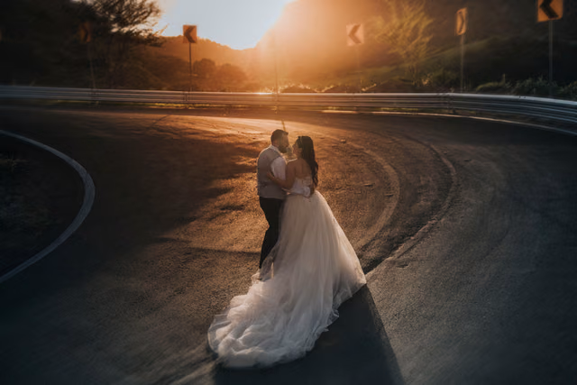 Sesión de trash the dress de Tania & Eduardo en Huaxtla