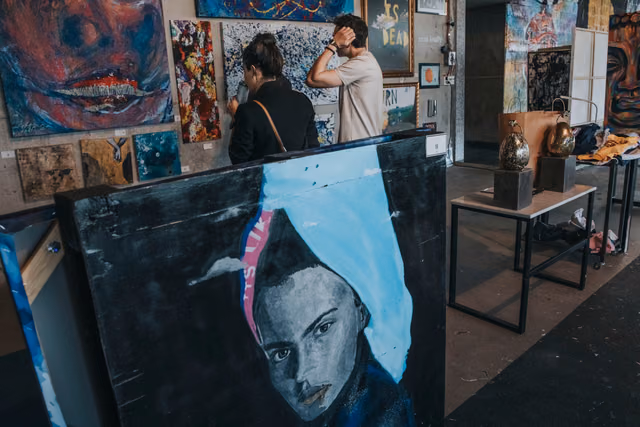 Sesión de compromiso de Nayra & Miguel en Galeria de Arte Peruzzi