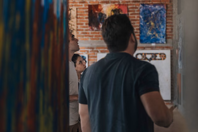 Sesión de compromiso de Nayra & Miguel en Galeria de Arte Peruzzi
