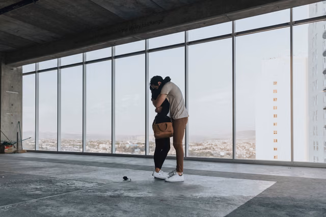 Sesión de compromiso de Nayra & Miguel en Galeria de Arte Peruzzi