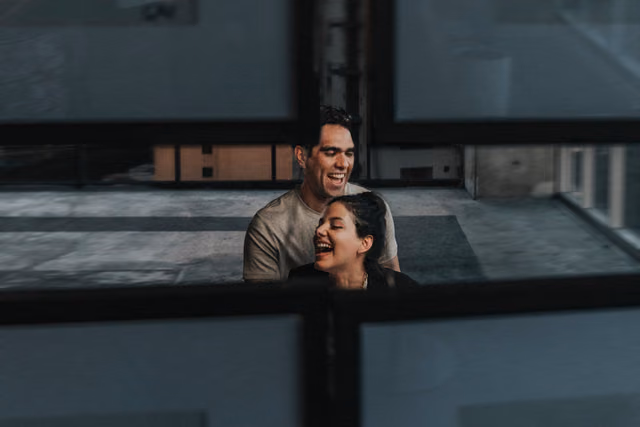 Sesión de compromiso de Nayra & Miguel en Galeria de Arte Peruzzi