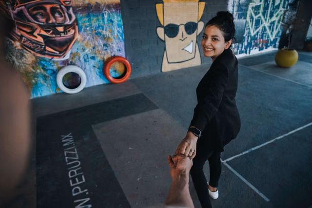 Sesión de compromiso de Nayra & Miguel en Galeria de Arte Peruzzi