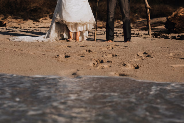 Sesión de trash the dress de Sara & Leonel en Isla Cocinas, Punta Pérula, Jalisco
