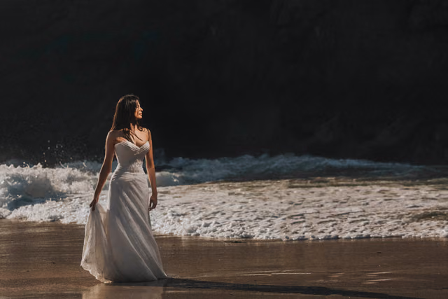 Sesión de trash the dress de Sara & Leonel en Isla Cocinas, Punta Pérula, Jalisco