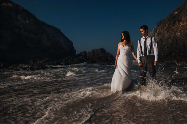 Sesión de trash the dress de Sara & Leonel en Isla Cocinas, Punta Pérula, Jalisco