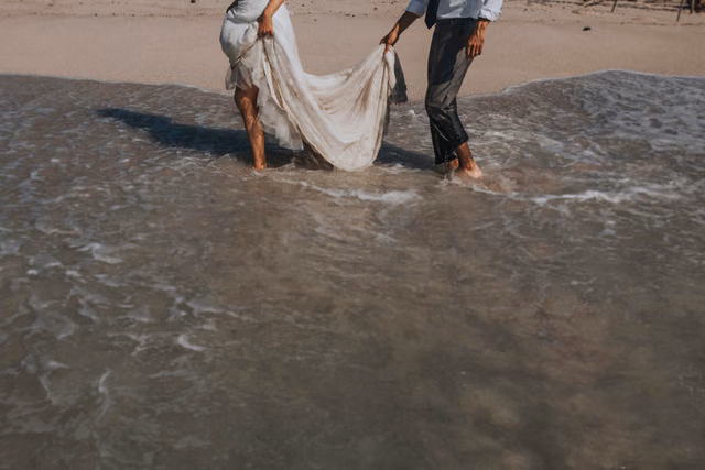 Sesión de trash the dress de Sara & Leonel en Isla Cocinas, Punta Pérula, Jalisco