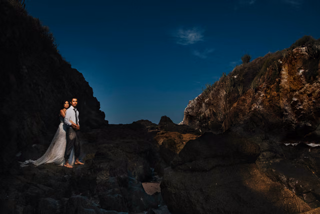 Sesión de trash the dress de Sara & Leonel en Isla Cocinas, Punta Pérula, Jalisco