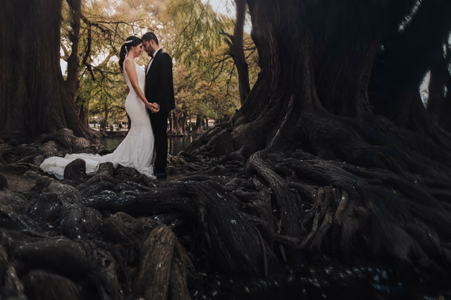 Sesión de trash the dress de Montze & Alex en Lago de Camécuaro, Michoacan de ocampo