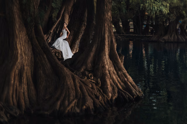 Sesión de trash the dress de Montze & Alex en Lago de Camécuaro, Michoacan de ocampo