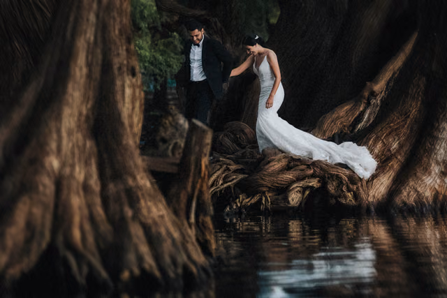 Sesión de trash the dress de Montze & Alex en Lago de Camécuaro, Michoacan de ocampo