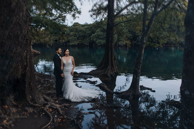Sesión de trash the dress de Montze & Alex en Lago de Camécuaro, Michoacan de ocampo