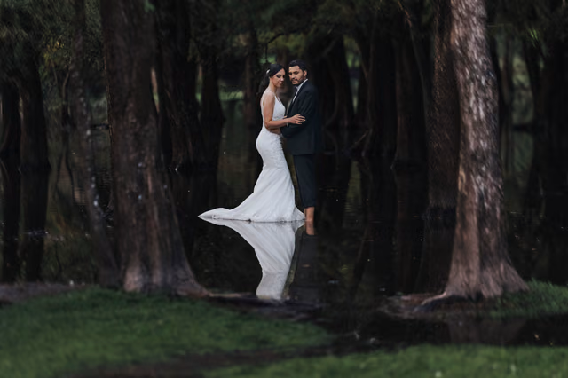 Sesión de trash the dress de Montze & Alex en Lago de Camécuaro, Michoacan de ocampo