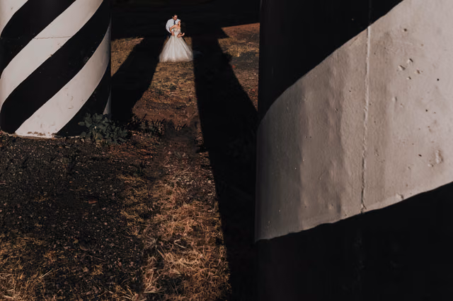 Sesión de trash the dress de Pau & Jaime en Laguna de Sayula, Jalisco, Mexico
