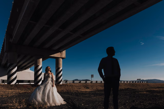 Sesión de trash the dress de Pau & Jaime en Laguna de Sayula, Jalisco, Mexico