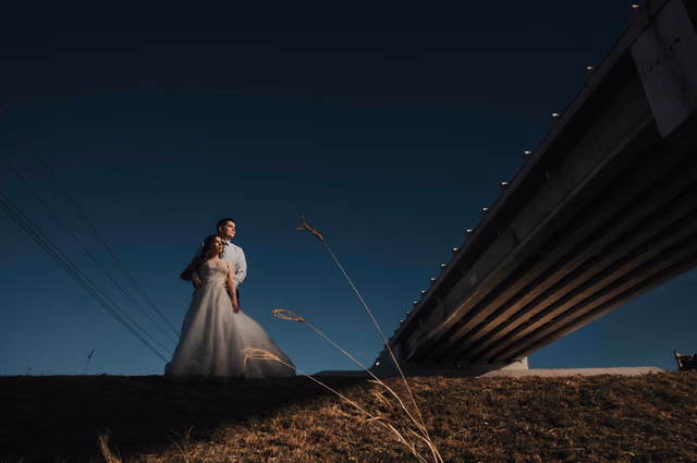 Sesión de trash the dress de Pau & Jaime en Laguna de Sayula, Jalisco, Mexico