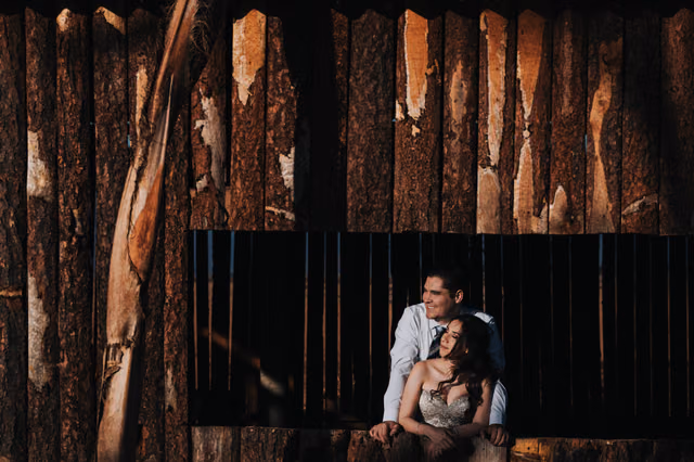 Sesión de trash the dress de Pau & Jaime en Laguna de Sayula, Jalisco, Mexico