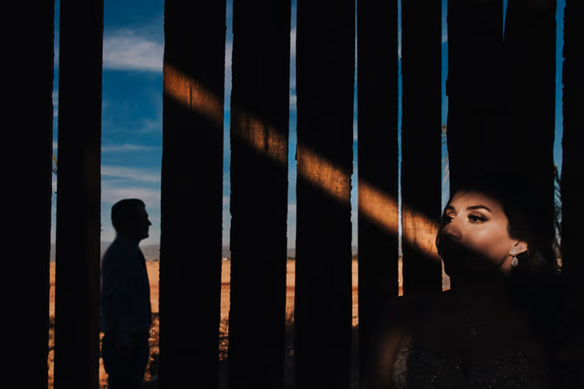 Sesión de trash the dress de Pau & Jaime en Laguna de Sayula, Jalisco, Mexico