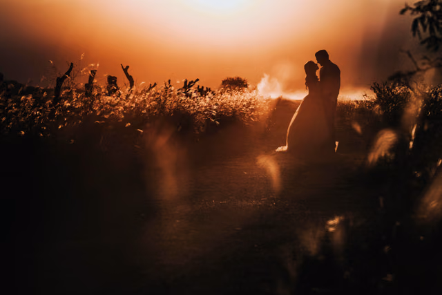 Sesión de trash the dress de Pau & Jaime en Laguna de Sayula, Jalisco, Mexico