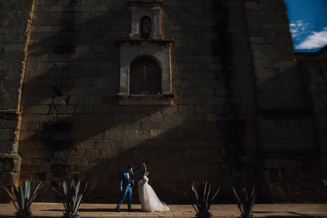 Sesión de trash the dress de Evelyn & Antonio en Oaxaca, Mazunte, Oaxaca, Mexico
