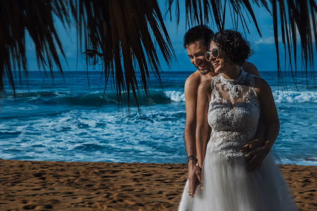 Sesión de trash the dress de Evelyn & Antonio en Oaxaca, Mazunte, Oaxaca, Mexico