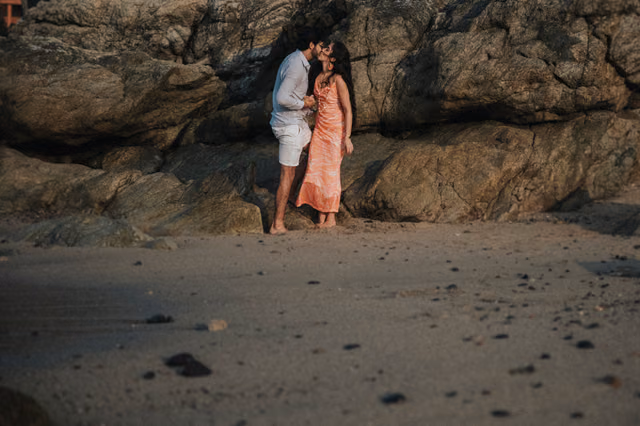 Sesión preboda de Vivi & Arturo en Playa Conchas Chinas, Pto. Vallarta