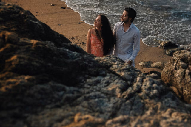 Sesión preboda de Vivi & Arturo en Playa Conchas Chinas, Pto. Vallarta