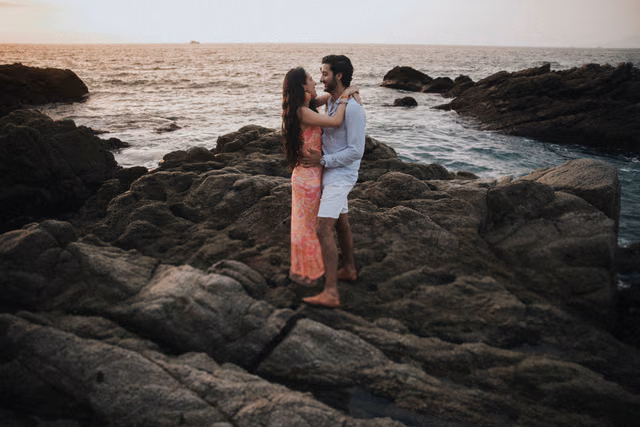 Sesión preboda de Vivi & Arturo en Playa Conchas Chinas, Pto. Vallarta