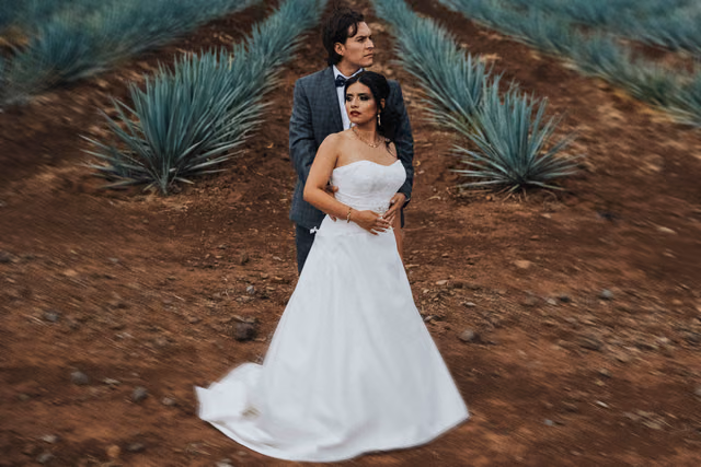 Sesión de trash the dress de Orlanda & Michael en Tequila, Jalisco