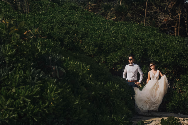 Sesión de trash the dress de Magda & Oscar en en Tulum, Quintana Roo, Mexico