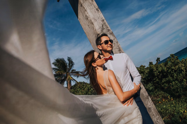 Sesión de trash the dress de Magda & Oscar en en Tulum, Quintana Roo, Mexico