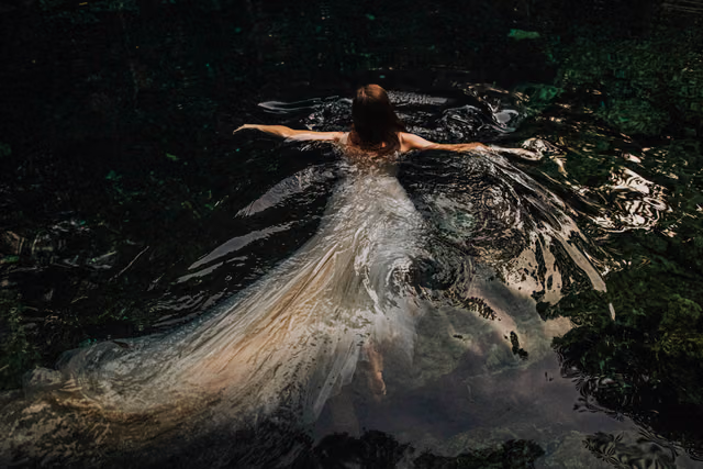 Sesión de trash the dress de Magda & Oscar en en Tulum, Quintana Roo, Mexico