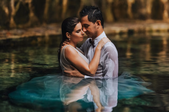 Sesión de trash the dress de Magda & Oscar en en Tulum, Quintana Roo, Mexico