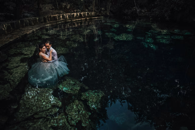 Sesión de trash the dress de Magda & Oscar en en Tulum, Quintana Roo, Mexico