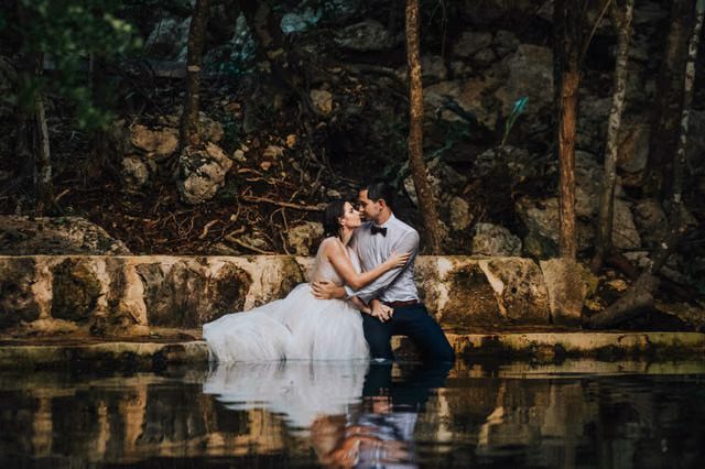 Sesión de trash the dress de Magda & Oscar en en Tulum, Quintana Roo, Mexico