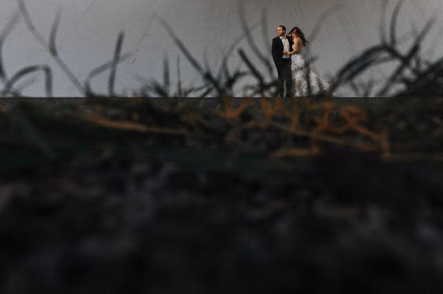 Sesión de trash the dress de Mar & Javier en Laguna seca